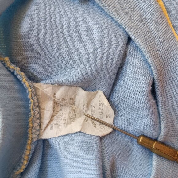 Small Vintage 80's T-Shirt Button Shoulder Top Cream Rolled Cuffs New Wave USA - Picture 7 of 7